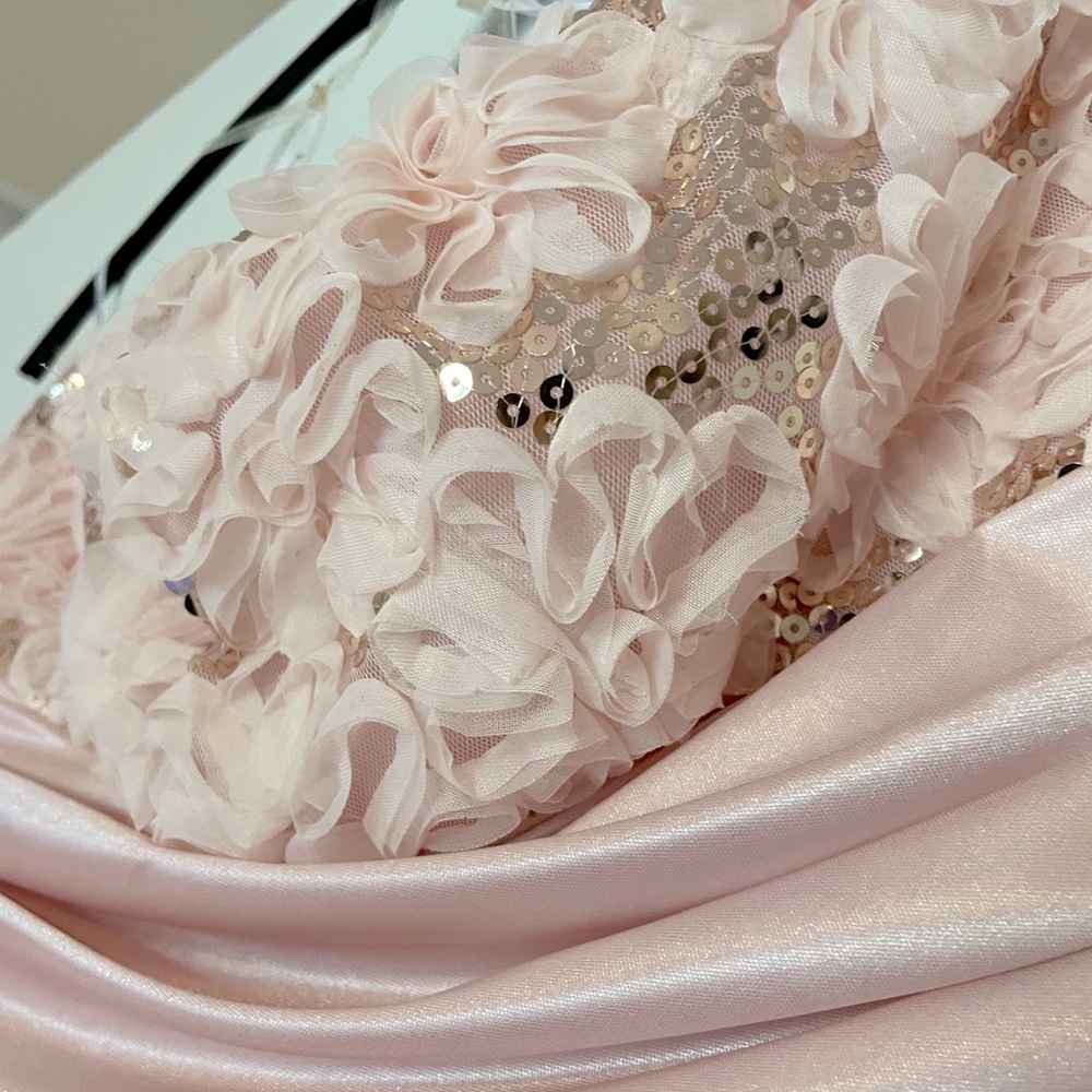 Pink pleated strapless floral gown - Picture 7 of 11